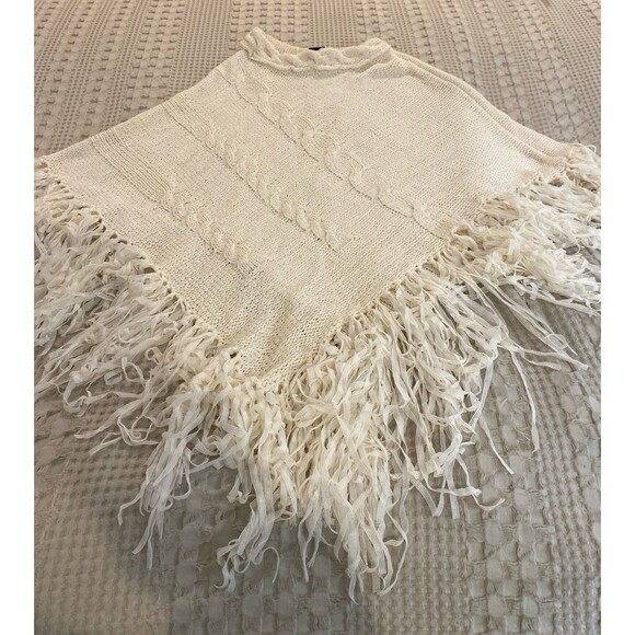 Girls Cable Knit Sweater Poncho One Size Cream Fringe Edge Unique Cable Design - Picture 3 of 8
